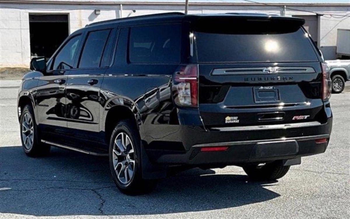 Chevy Suburban — photo 2