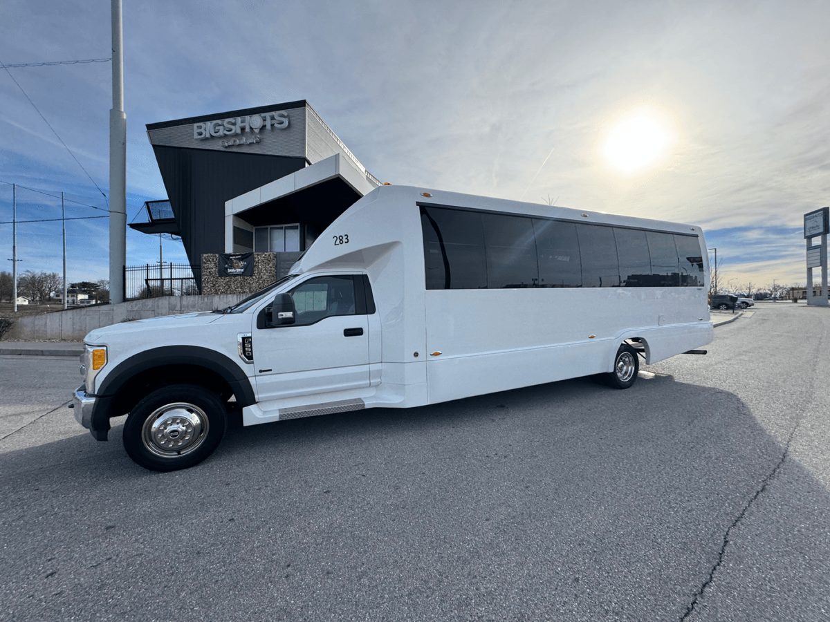 28 Passenger Executive Bus — photo 5