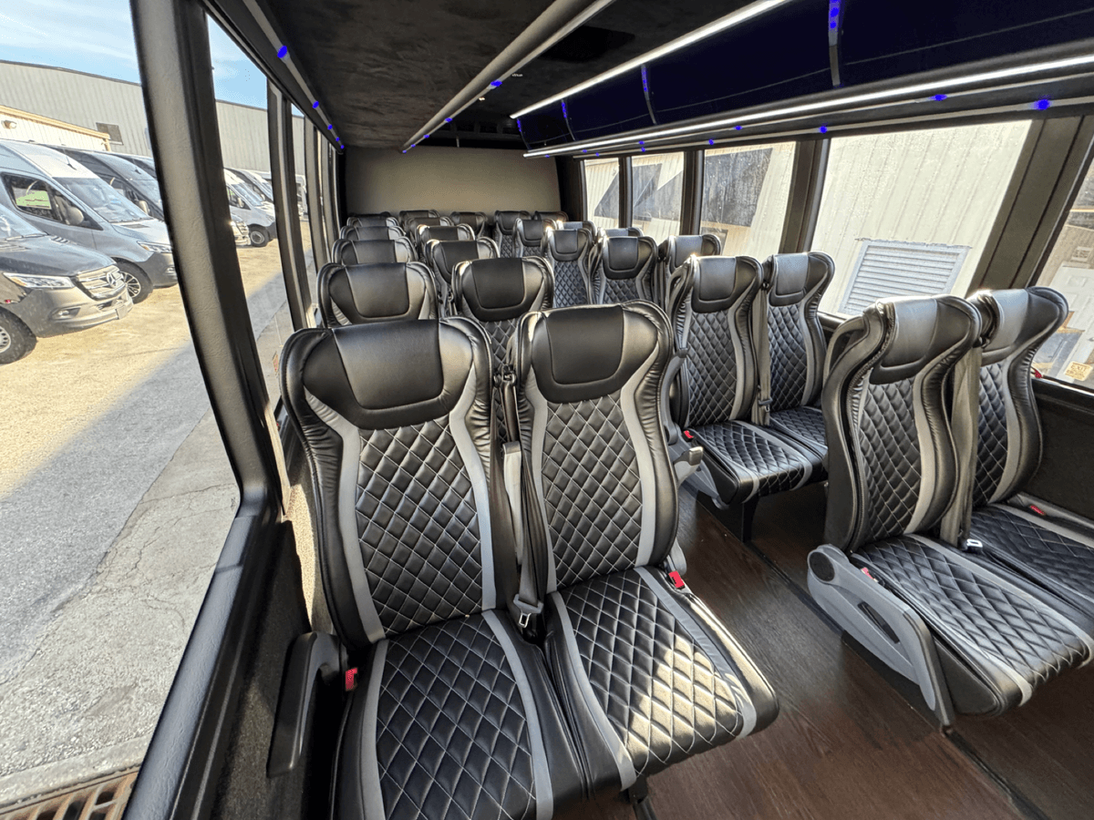 28 Passenger Executive Bus — photo 7