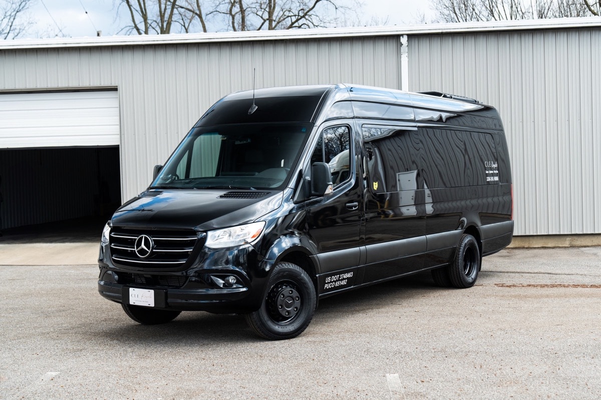 Mercedes Limo Sprinter — photo 1
