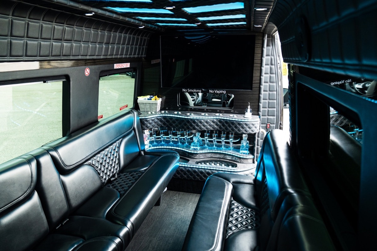 Mercedes Limo Sprinter — photo 3