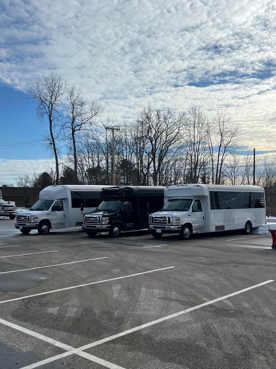 20 Passenger Bus – Black Diamond — photo 7
