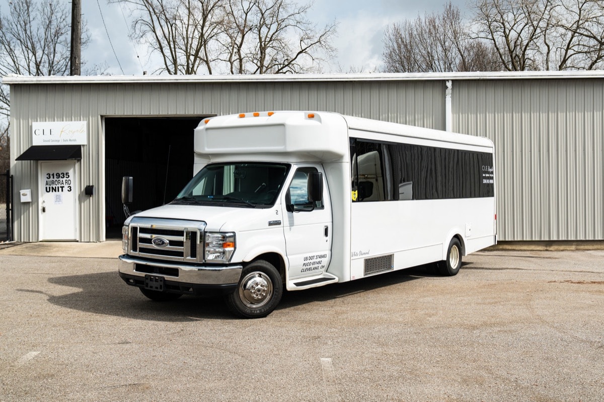 24 Passenger Party Bus – White Diamond — photo 1